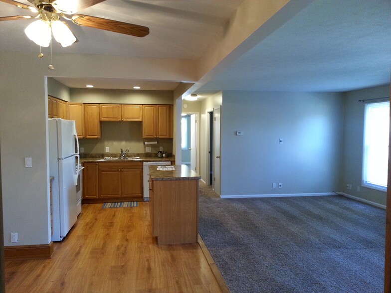 Kitchen, dining room and living room, hallway to bedrooms - 2107 Glouchester Dr