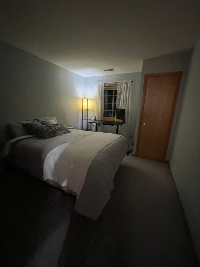 Building Photo - 1922 Parknoll Ln