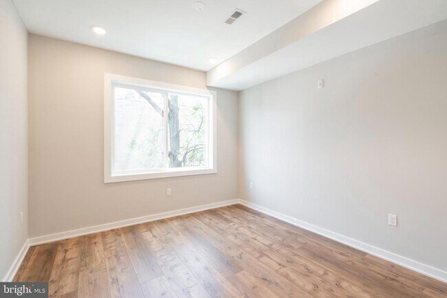 Building Photo - 435 N 35th St