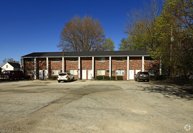 Primary Photo - Smitty Apartments
