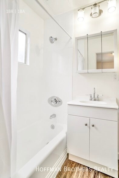 Building Photo - 4558 W 173rd St