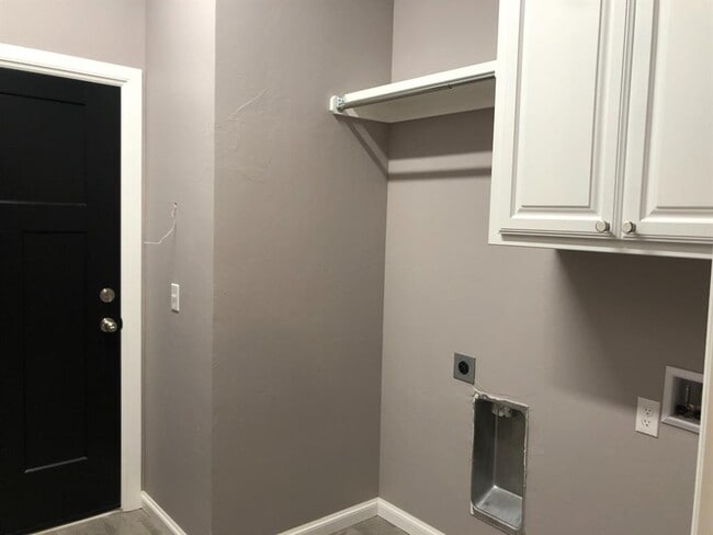Building Photo - 1540 W Savannah Cir