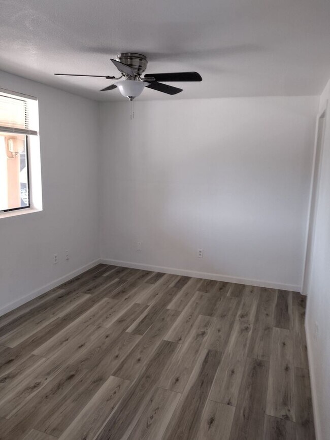 Building Photo - ONE MONTH FREE MOVE IN SPECIAL!!! Cute 1 Bed 1 Bath with water & electric included