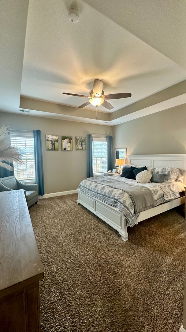 Building Photo - Pet Friendly Three Bedroom with Bonus!