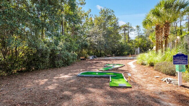 Building Photo - Bright and Airy Three Bedroom Home in Lake...