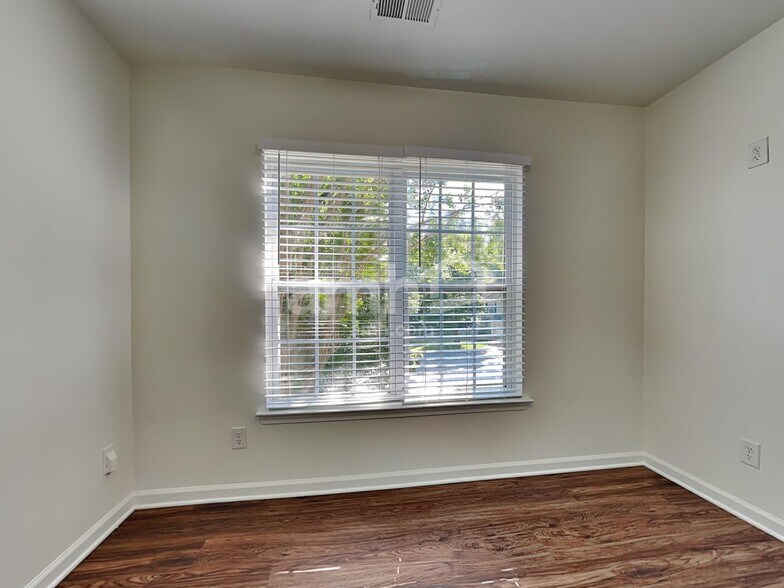 Building Photo - 3309 Glamorgan Ct