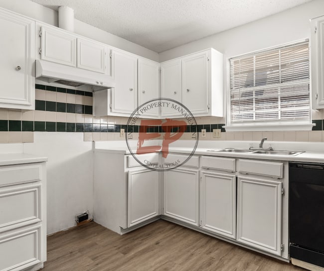 Building Photo - 1727 Ramada Dr