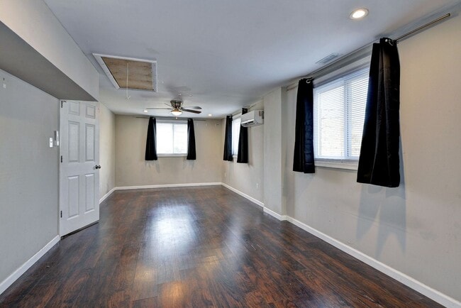Building Photo - Charming Rental Home in Hampton!