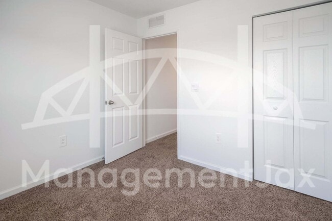 Building Photo - 5540 Trailhead Dr