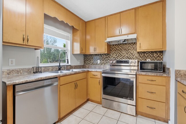 Building Photo - 533 Joseph Cir