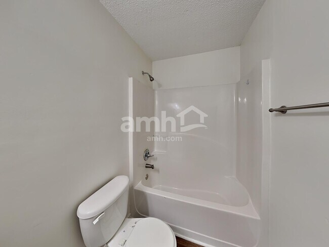 Building Photo - 375 Ermines Way