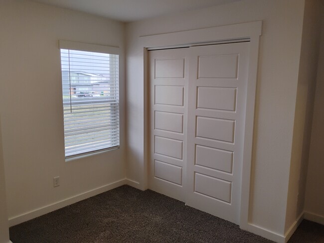 Building Photo - 841 Ventnor Ave
