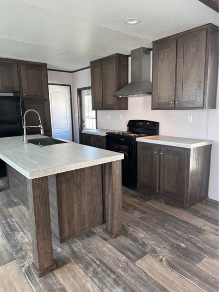 Building Photo - 10301 SE 29th St