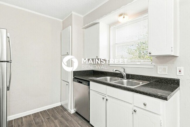 Building Photo - 3 Bedroom Pet-Friendly Home in Watauga, TX with Main Street Renewal