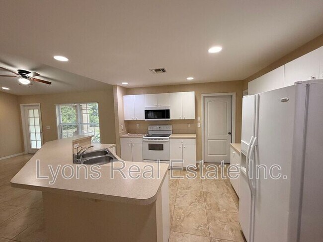 Building Photo - 208 Homewood Ave S