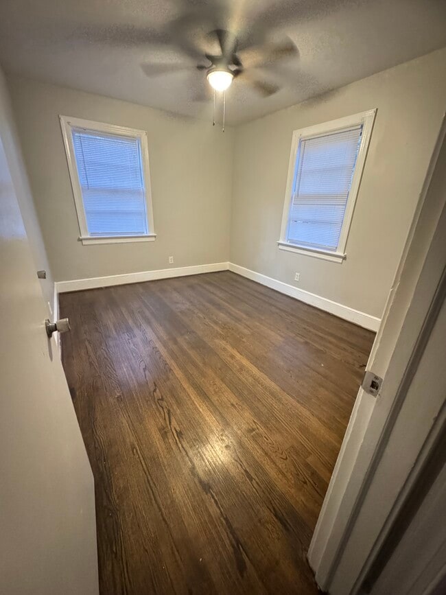 Building Photo - 628 Eastern Ave