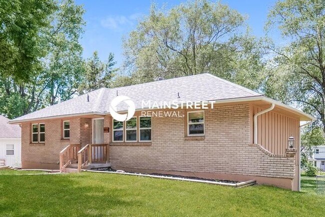 Building Photo - 3 Bedroom Pet-Friendly Home in BLUE SPRINGS, MO with Main Street Renewal