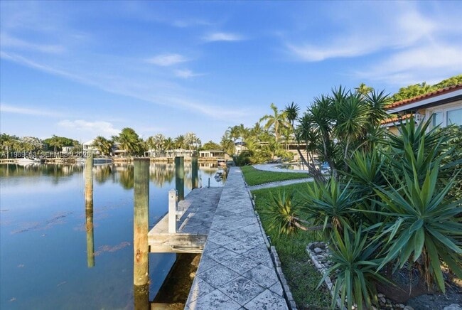 Building Photo - 1249 Biscaya Dr