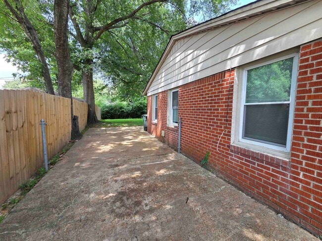 Building Photo - 3614 Mary Cove
