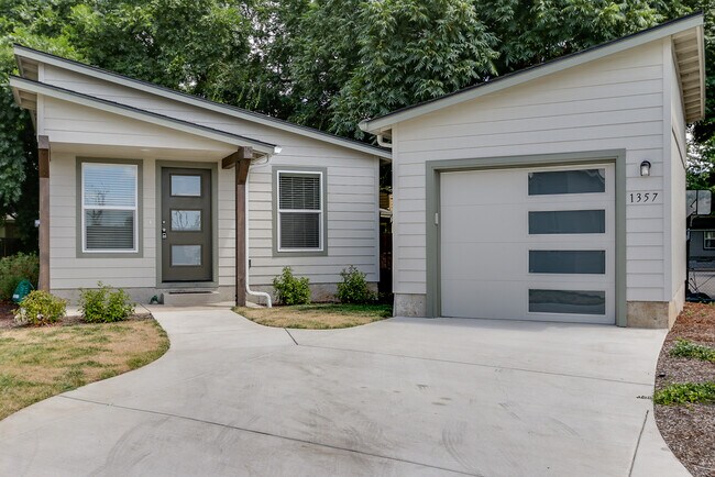 Building Photo - 2bdrm/1bthrm Tiny House  ~ Landscaping Inc...