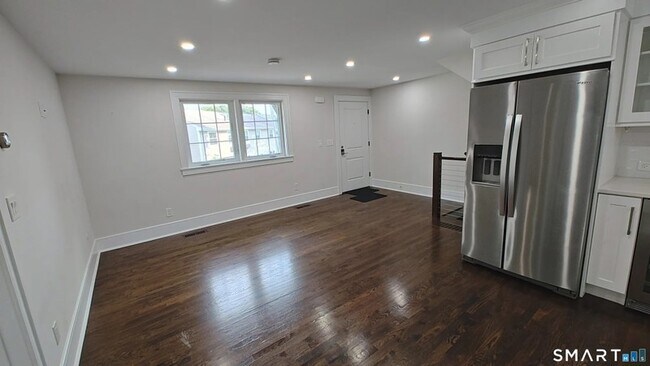 Building Photo - 42 Poe Ct