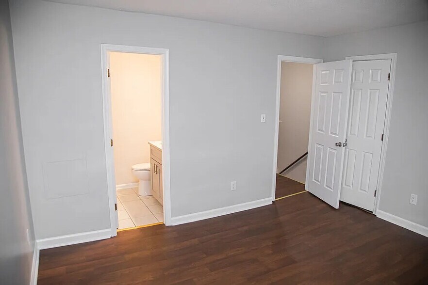 Building Photo - Room in Townhome on Bona Ct