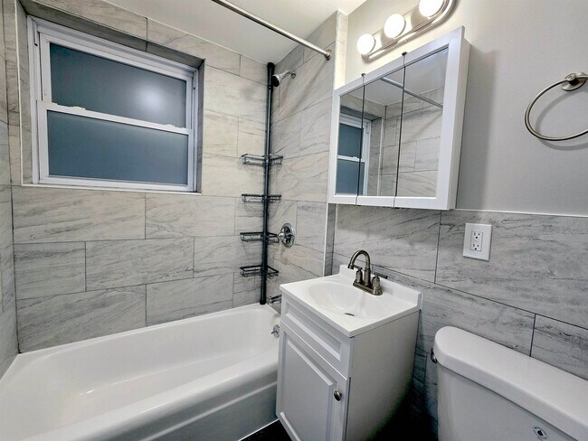 Building Photo - 18 68th St