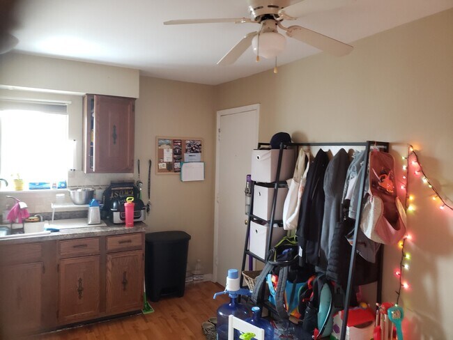 Building Photo - 9397 Bay Colony Dr