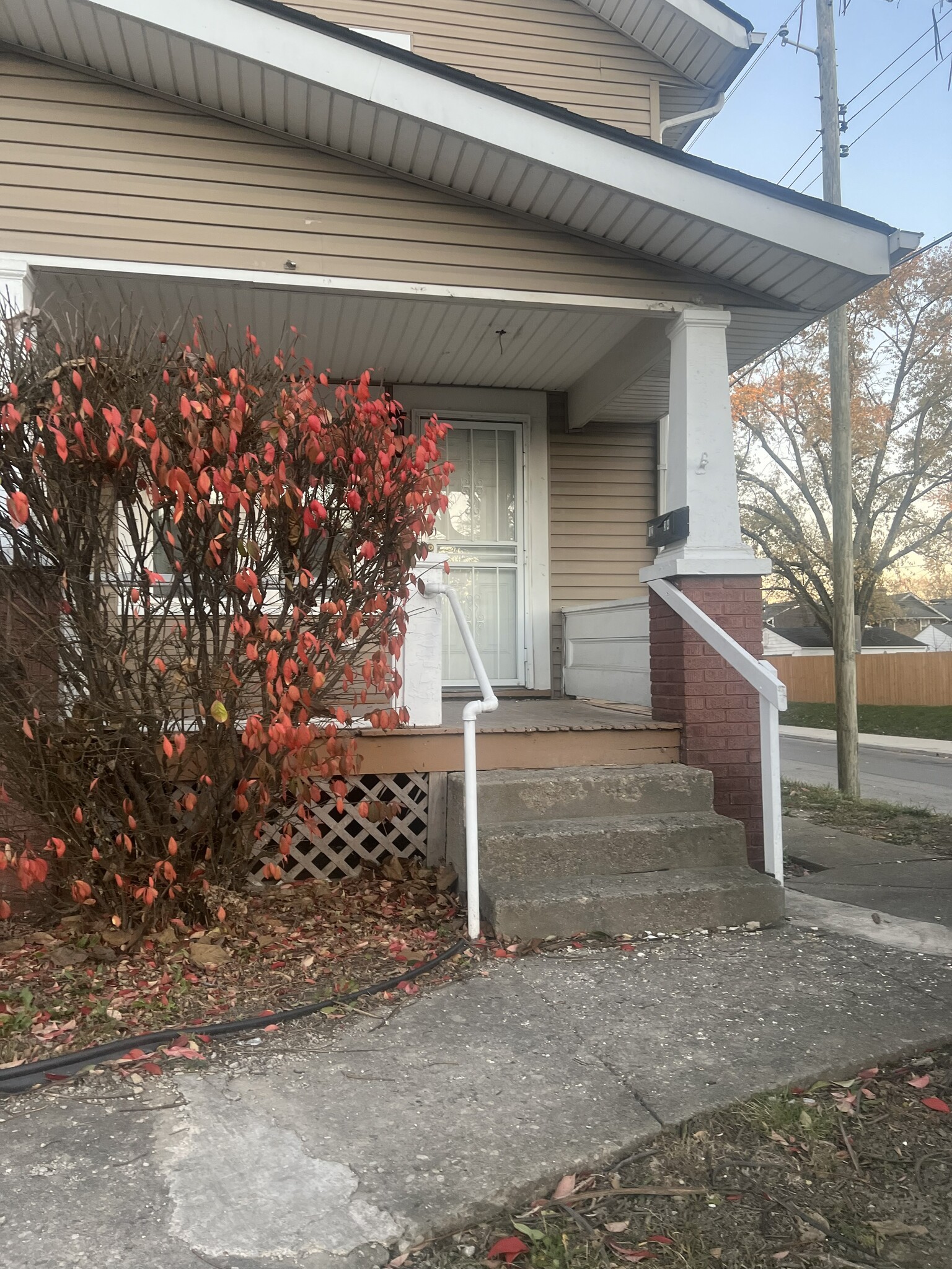 Building Photo - 1234 S Champion Ave