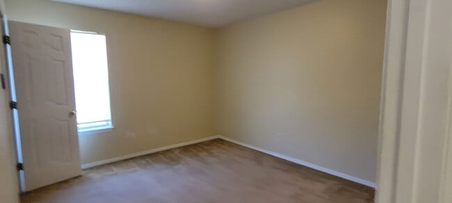 Building Photo - 3/2 Double Car Garage