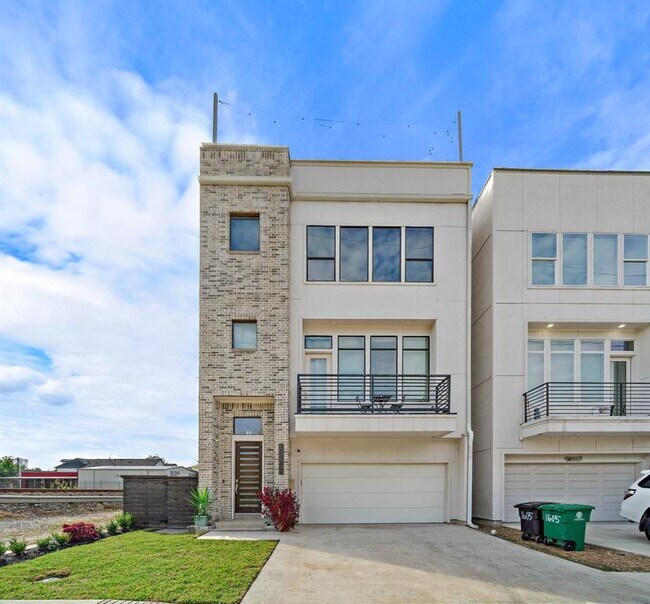 Building Photo - 1603 Holly St