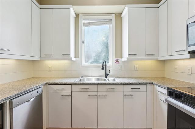 Building Photo - 4040 Avondale Ave