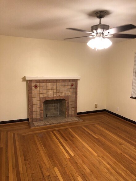 Building Photo - 3821 Delmar Ave