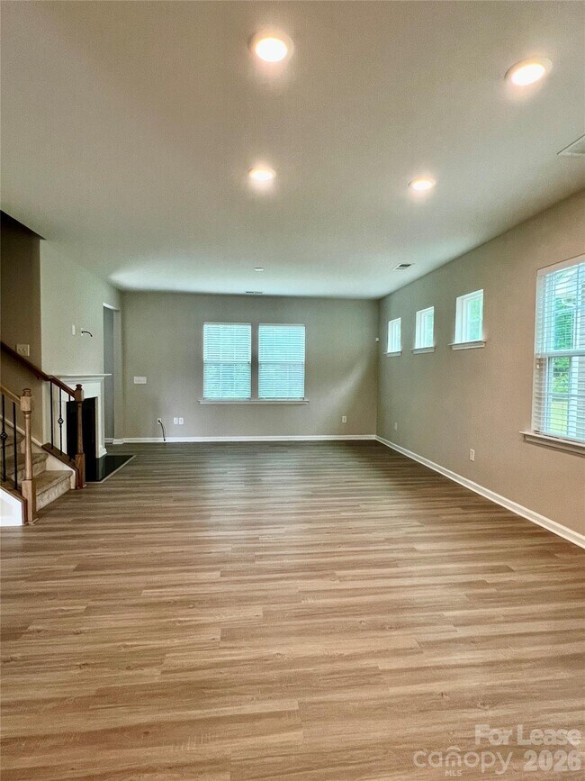 Building Photo - 601 Deep River Wy