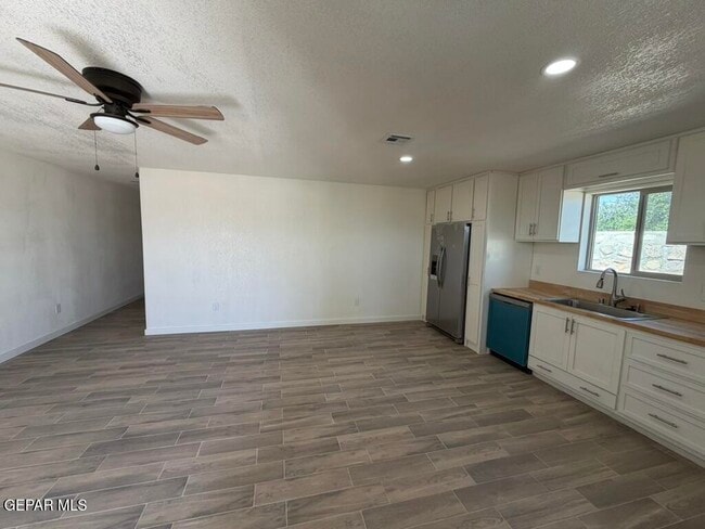 Building Photo - 309 Mora Dr