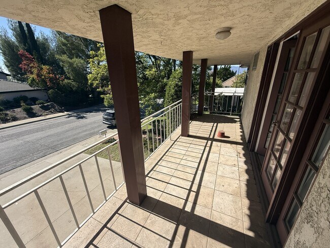 Building Photo - 217 Starlane Dr