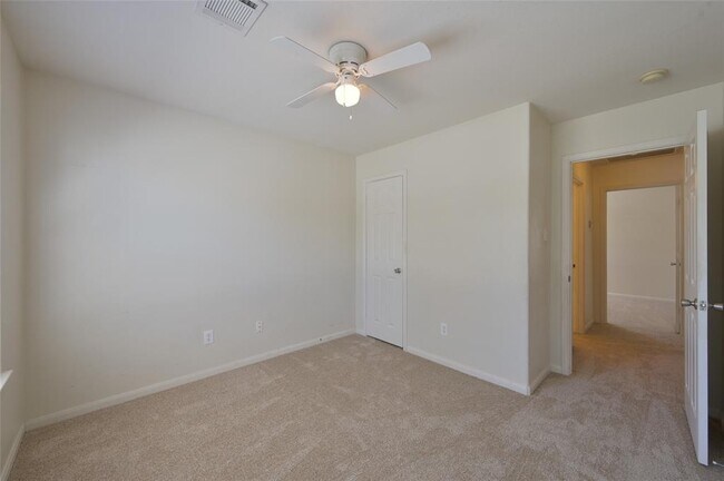 Building Photo - 28927 Rio Grande River Dr