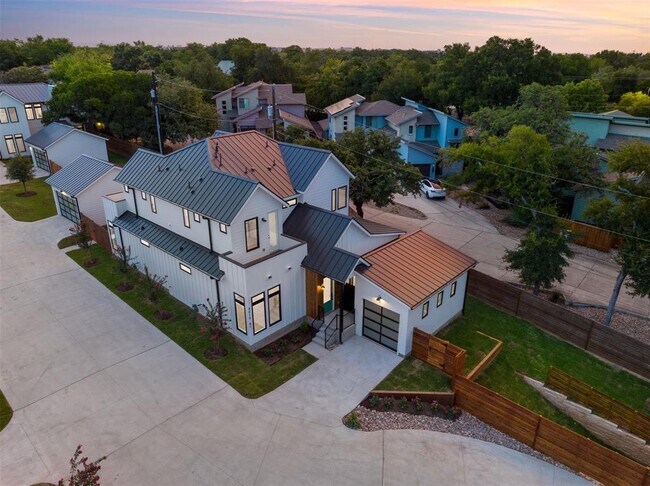 Building Photo - 4010 Valley View Rd