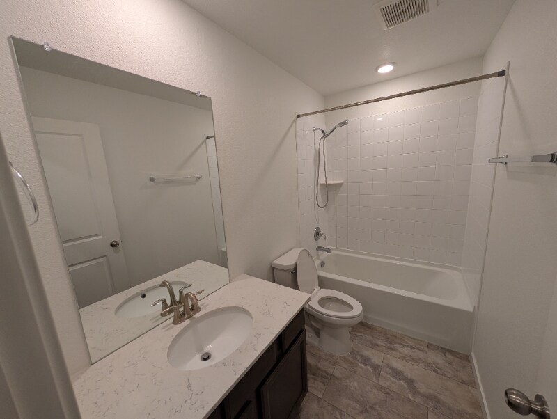 Building Photo - 9050 Hills Dr