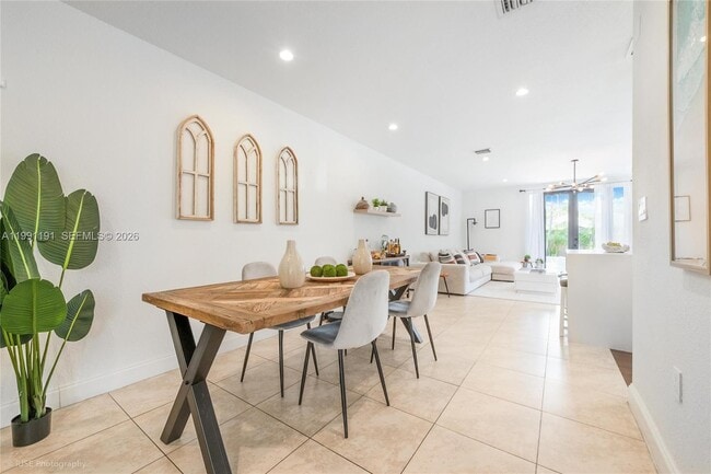 Building Photo - 3421 SW 13th Terrace