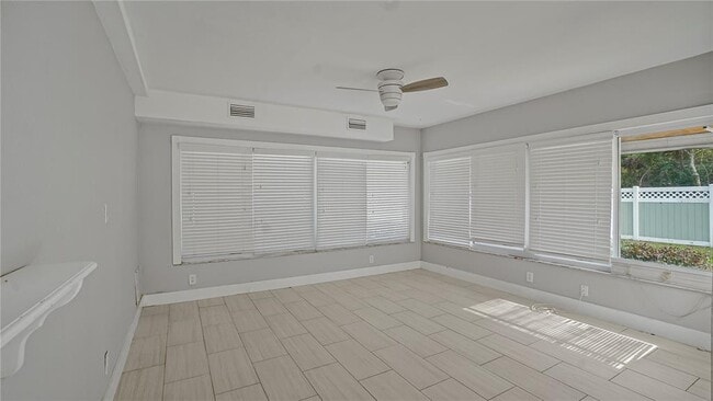 Building Photo - 2992 Chantilly Ave