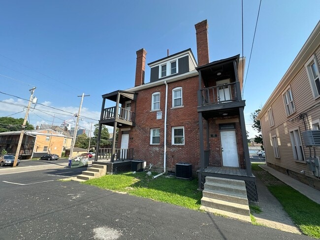 Building Photo - W 8th Ave 235-237 HHR
