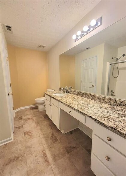 Building Photo - 3342 Woodash Ln