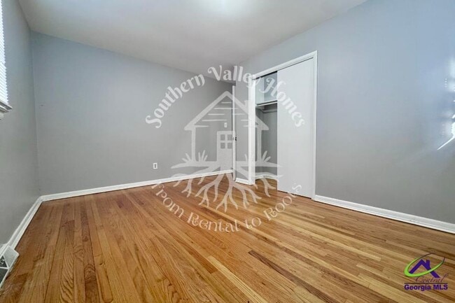 Building Photo - 305 Sparta St