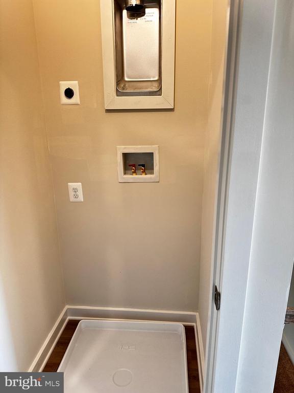 Building Photo - 30 Trotting Rd