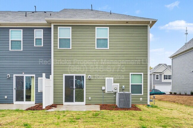 Building Photo - 760 Kitfox Dr NW