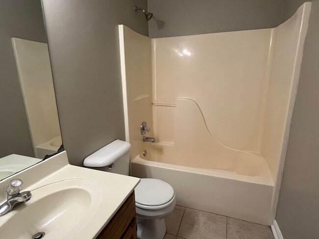 Building Photo - Renovated 2 Bedroom 2 Bath Home for Rent!