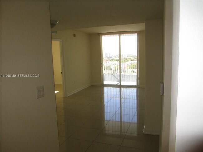 Building Photo - 420 SW 12th Ave