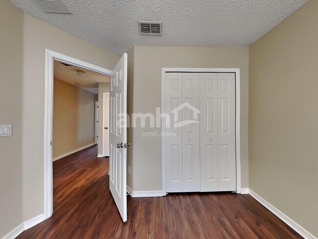 Building Photo - 1540 Sherbourne St