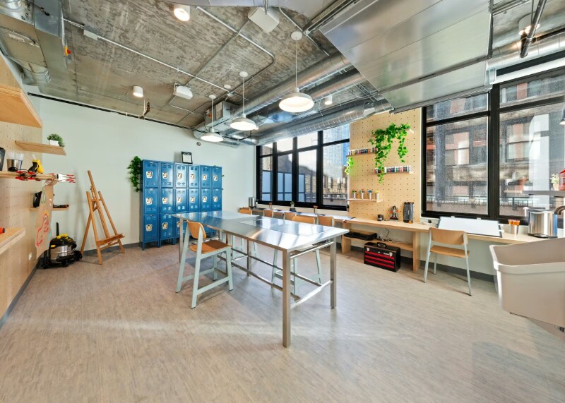 Building Photo - 220 W Institute Pl